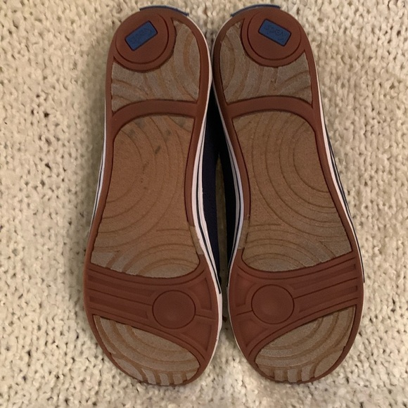 Keds women’s sneakers, black, size 7. - Picture 4 of 5